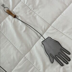 Vintage Folk Art Wire Hand Sculpture – Primitive Farmhouse Wall Decor